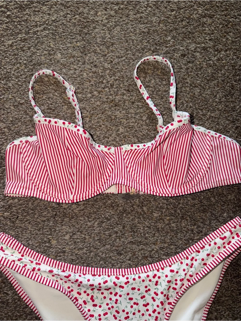 Frankies Bikinis nwt no